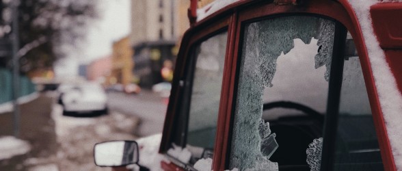 broken-glass-car-city-2914193